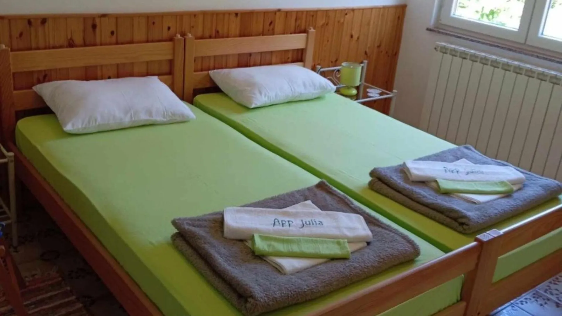 Apartments Julia Martinscica  Croatia